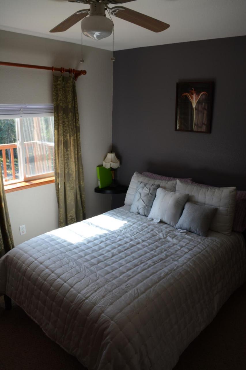 A Hyde Away Inn B&B Tok Exterior foto